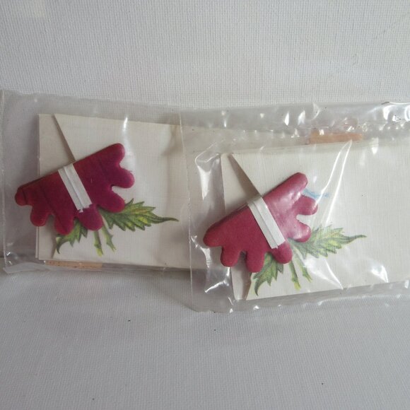 Pinks & Reds, Wedding Place Holders, Floral, Accent, Event, Decor, Vintage - Picture 4 of 9